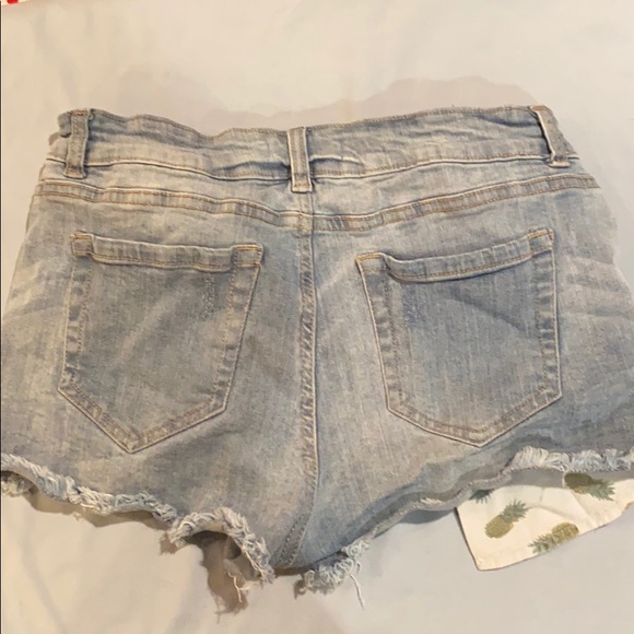 Blue notes Jean Shorts - Picture 2 of 2